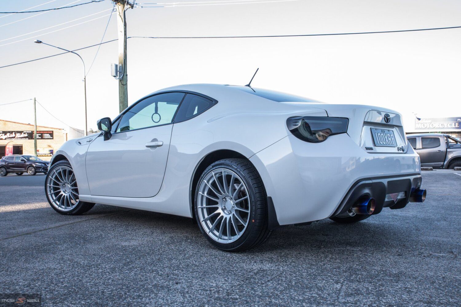 Toyota 86/Scion FR-S with 18-inch Enkei RS05RR
