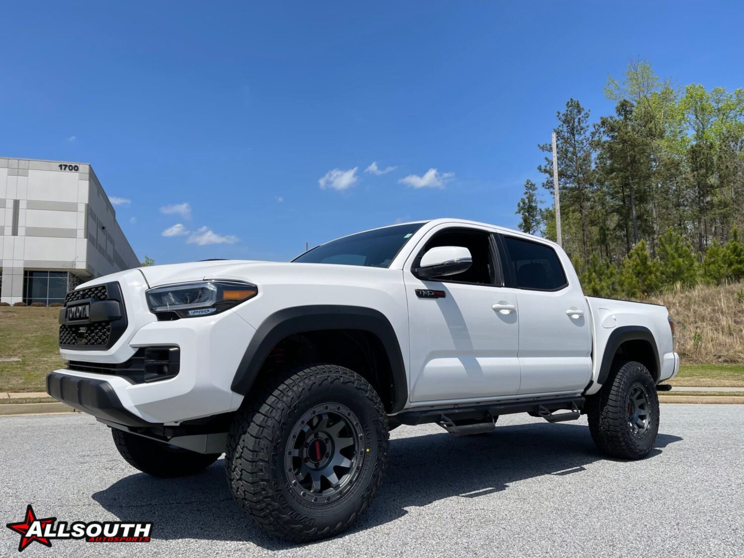 Toyota Tacoma with 17×8.5-inch Method 317