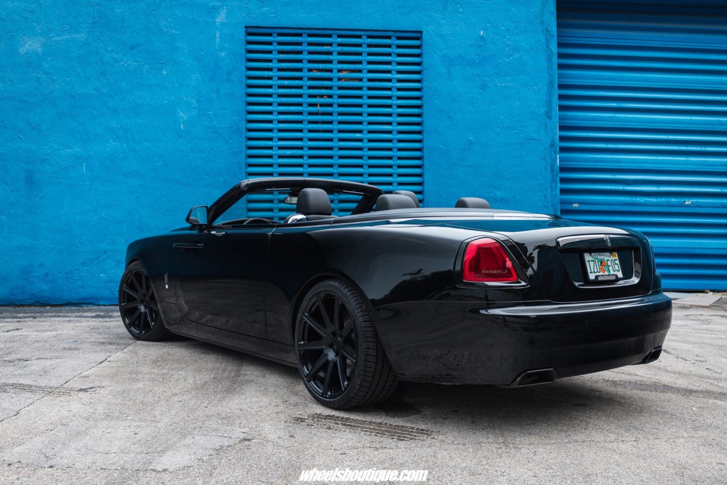 Rolls-Royce Dawn with 22×10 and 22×11-inch HRE TR109
