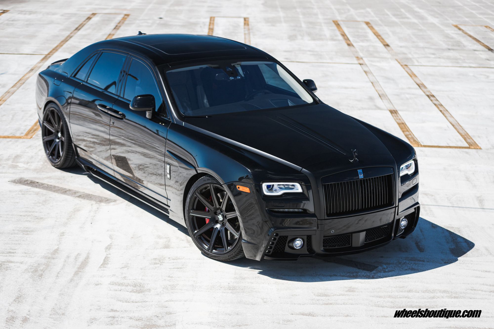 Rolls-Royce Ghost with 22×10 and 22×11-inch HRE TR109