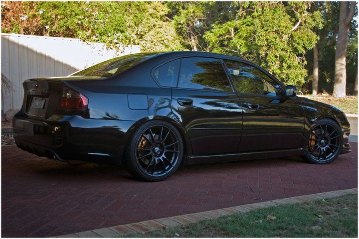 Subaru Liberty with 19×8.5-inch OZ Ultraleggera