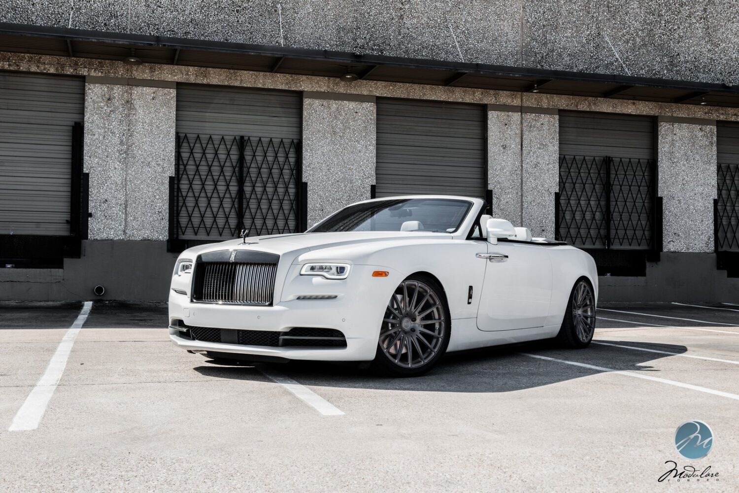 Rolls-Royce Dawn with 22×9 and 22×10.5-inch Modulare B33