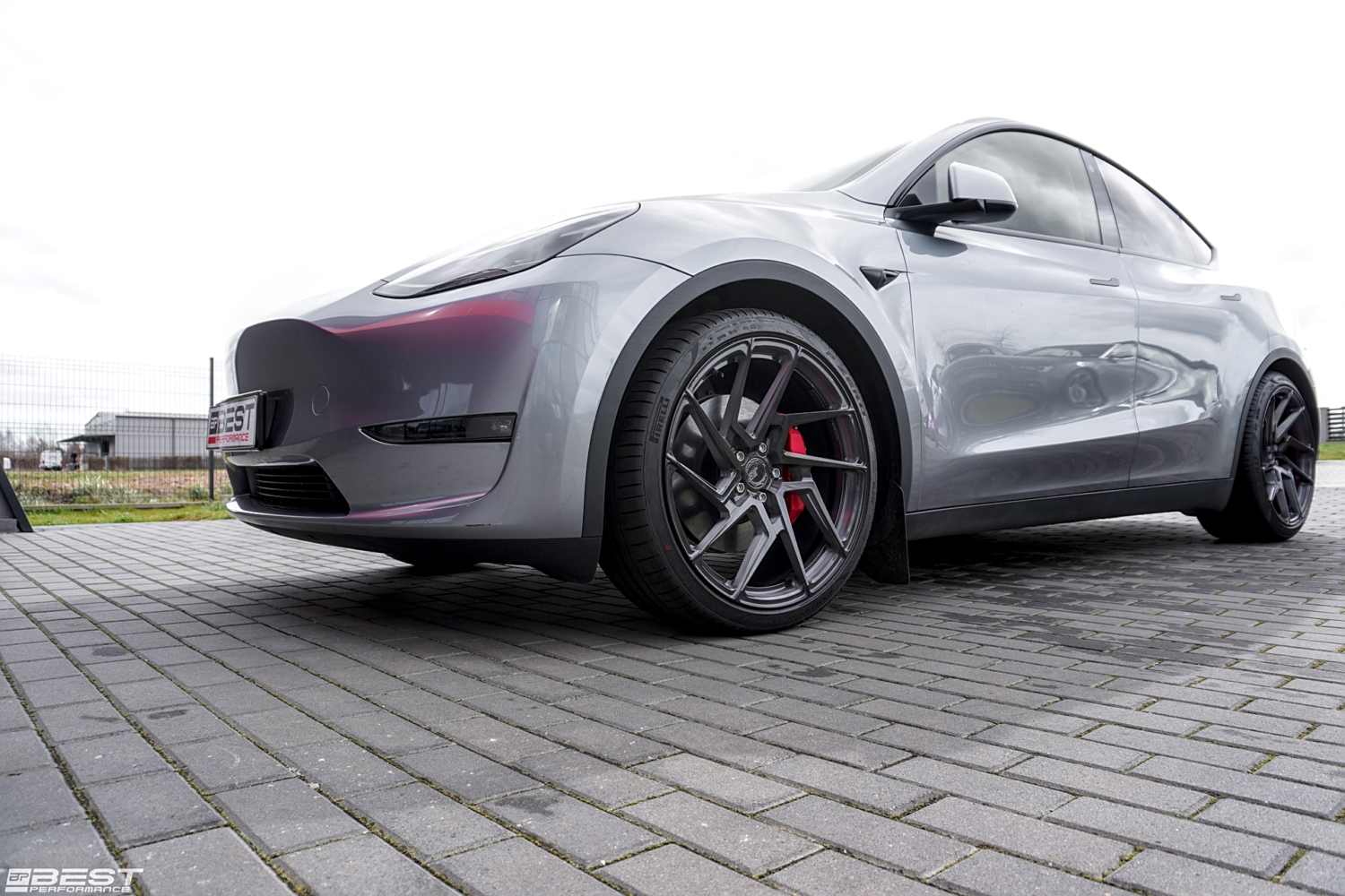 Tesla Model Y with 21×9.5 21×10.5-inch BC Forged EH168