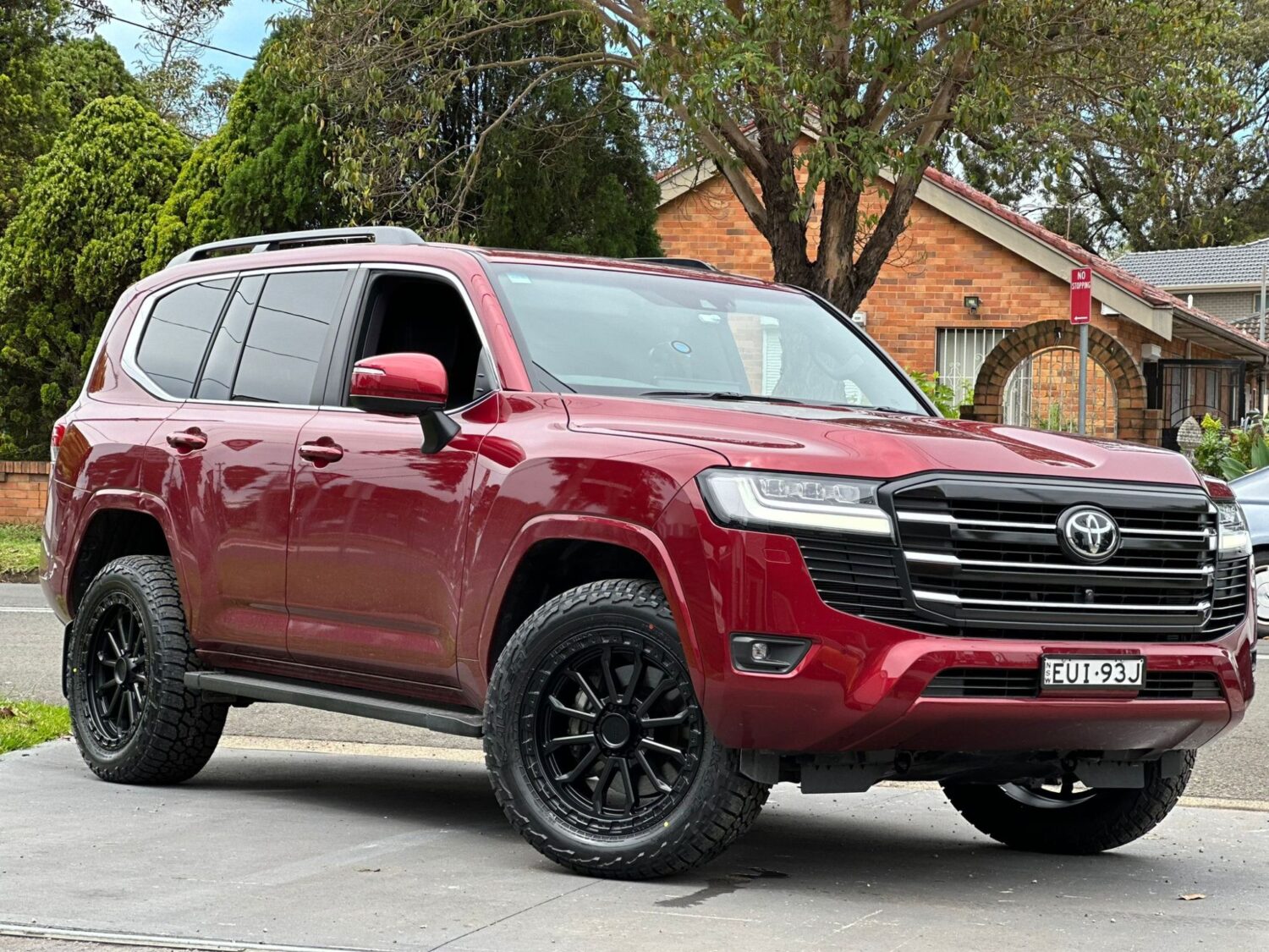 Toyota LandCruiser 300 Series with 20×9-inch Black Rock Off-Road Cobra