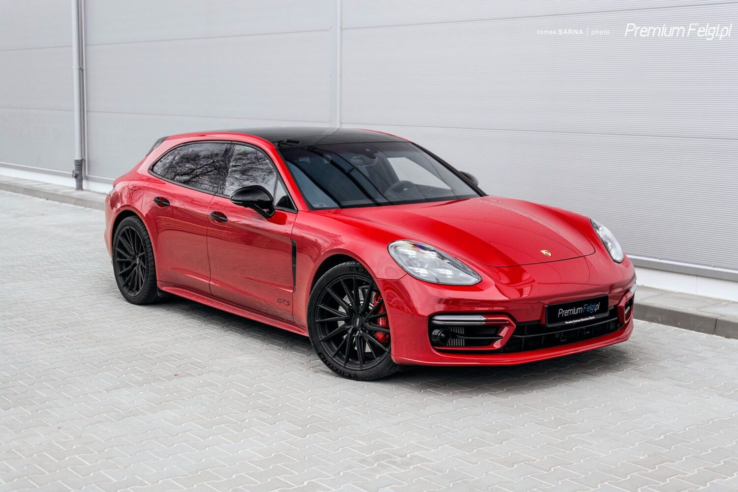 Porsche Panamera with 21×9.5 and 21×11-inch Vossen HF-4T