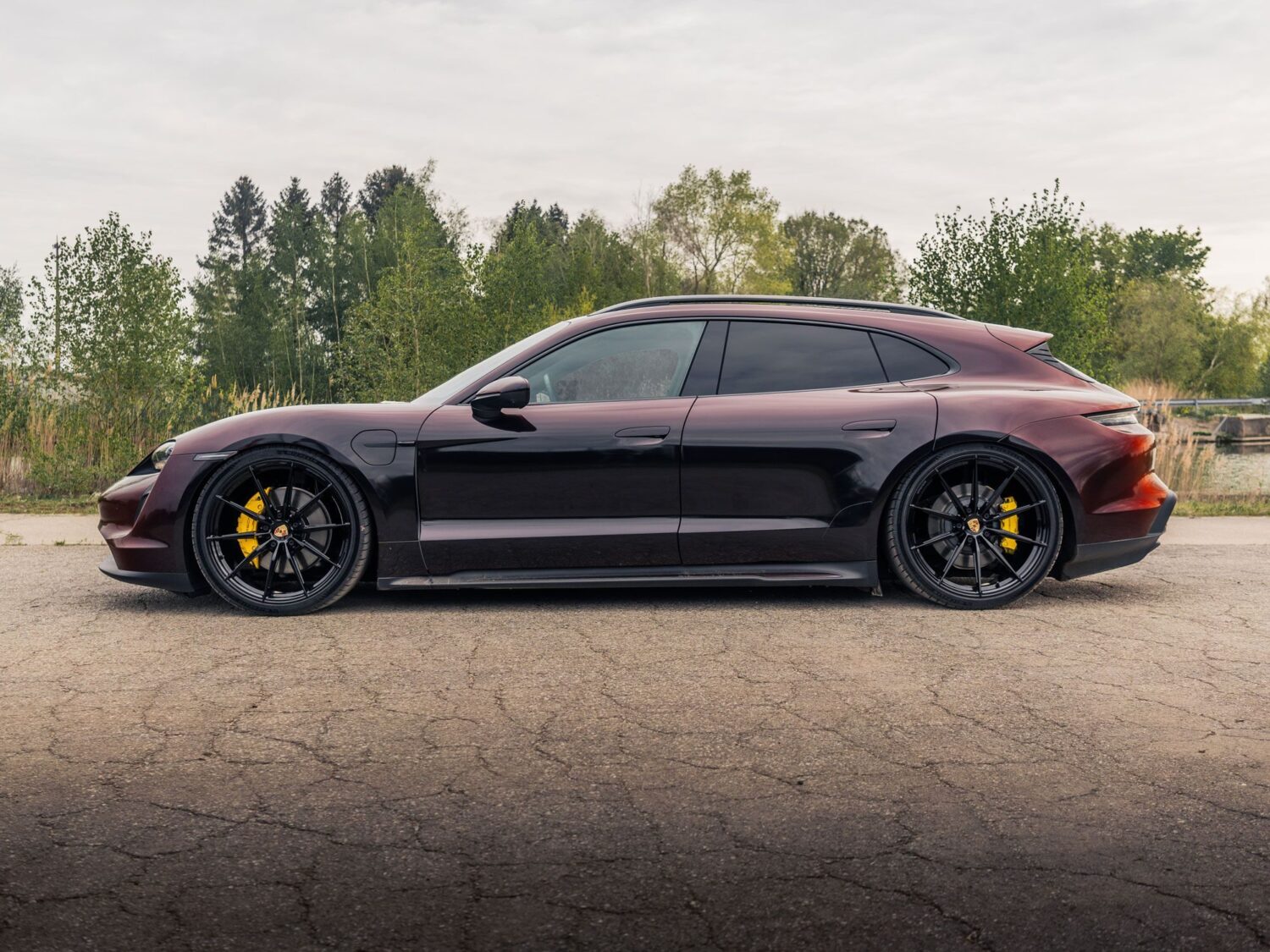 Porsche Taycan with 22×9.5 22×12.0-inch Korbach Forged PS10