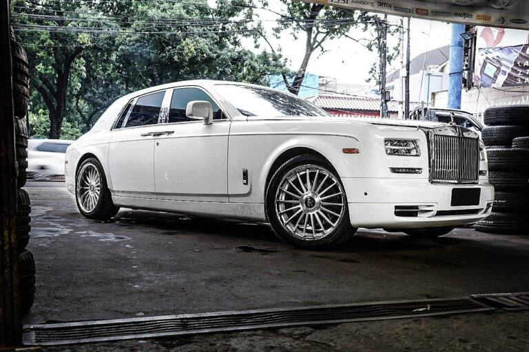 4 Best Aftermarket Wheels for Rolls-Royce Phantom | Wheel Front