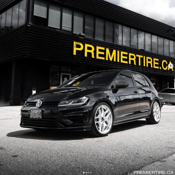 Volkswagen Golf R 7 with 19×8.5-inch Rotiform HUR