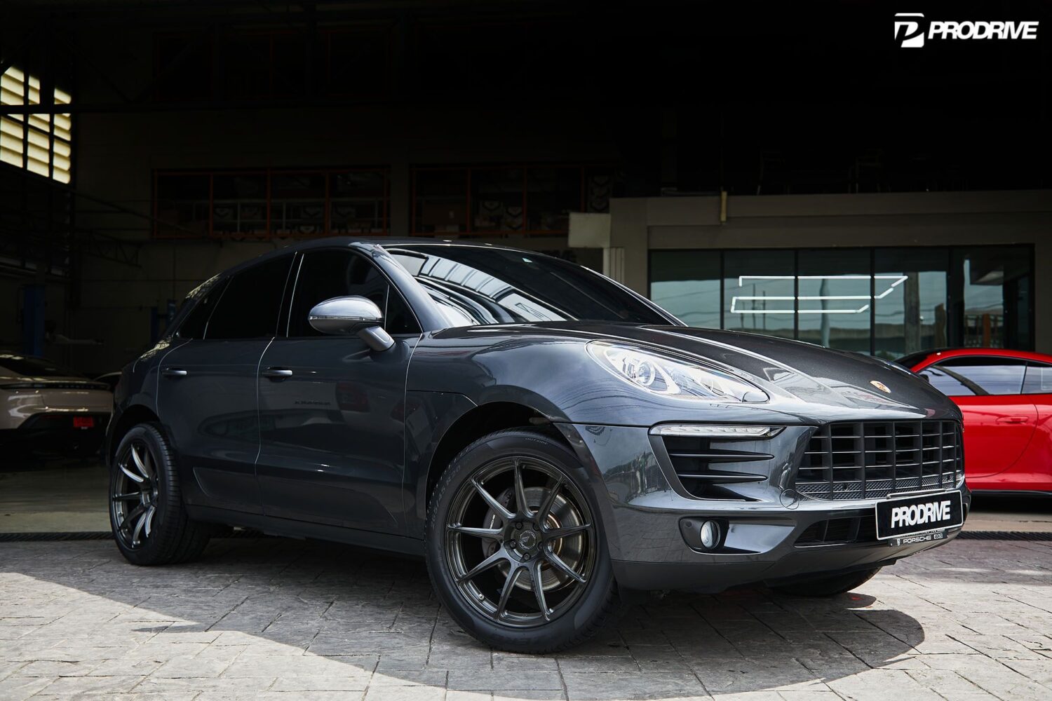 Porsche Macan with 20-inch BC Forged RZ39