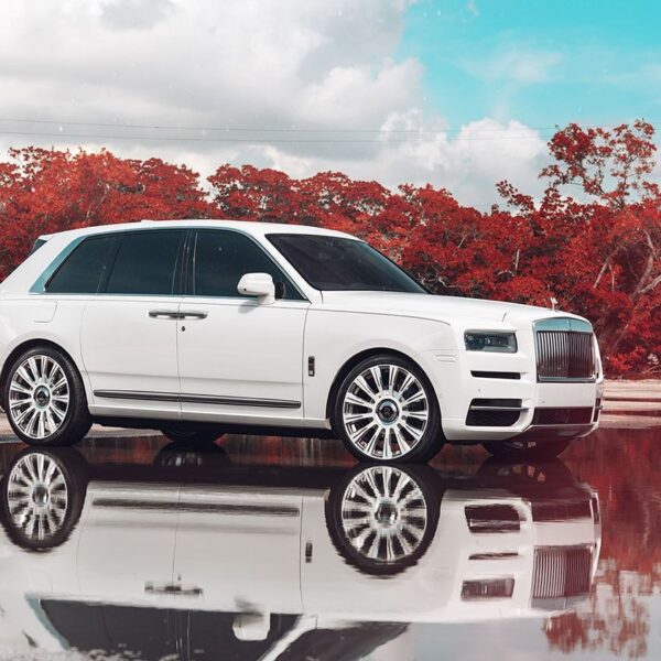 Rolls-Royce Cullinan with 24×10-inch AG Luxury AGL48-RR