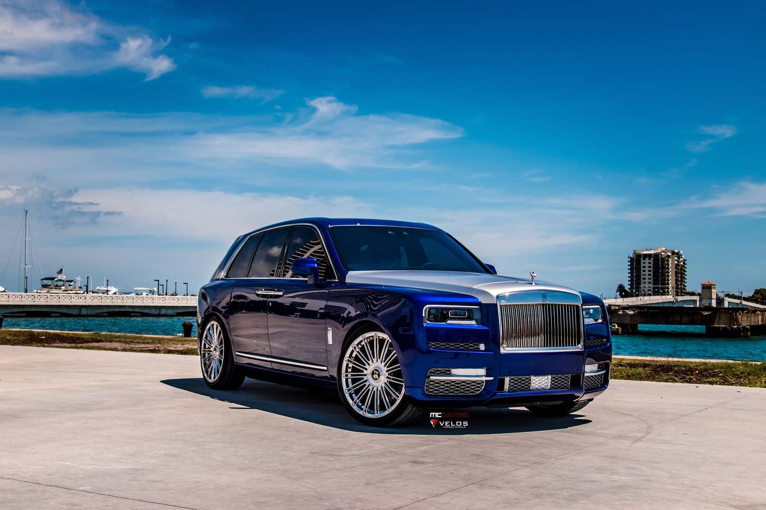 Rolls-Royce Cullinan with 24-inch Velos CRS15 1-Piece