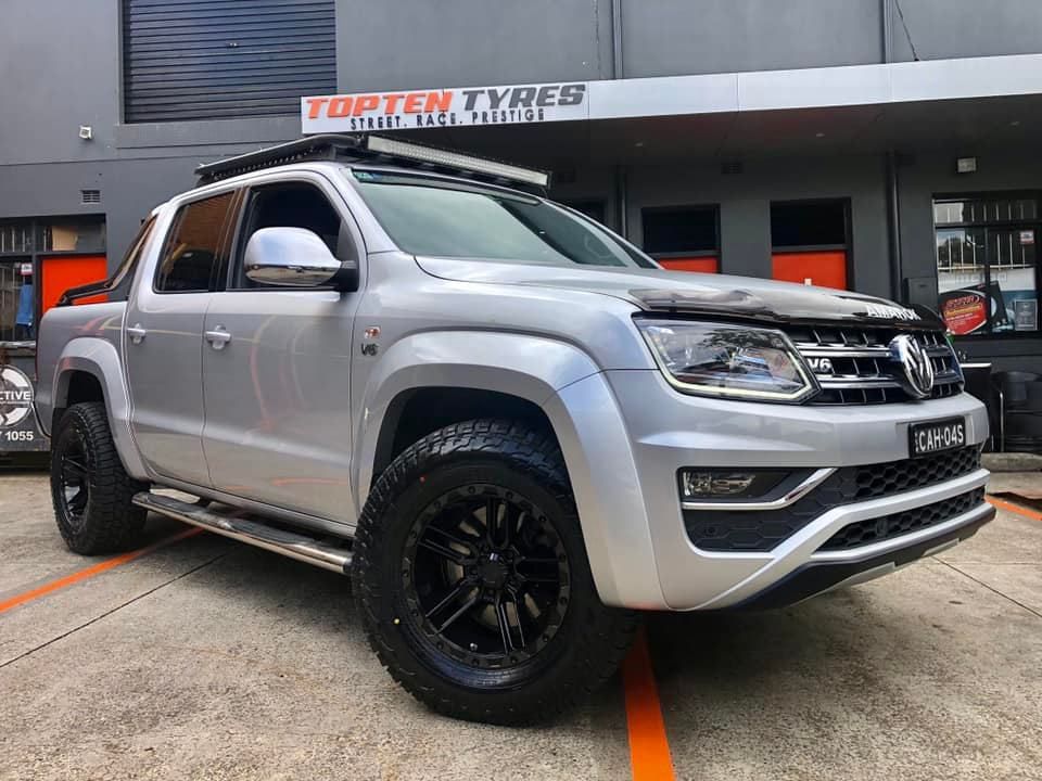 Volkswagen Amarok with 17×8.5-inch American Outlaw Railcar