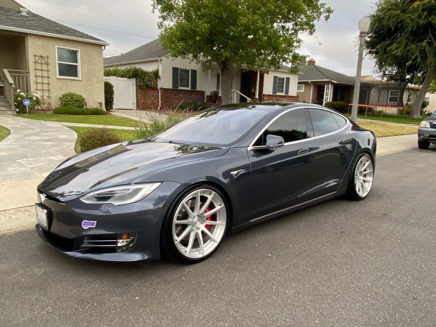 Tesla Model S with 21×9 and 21×10.5-inch BC Forged HC010