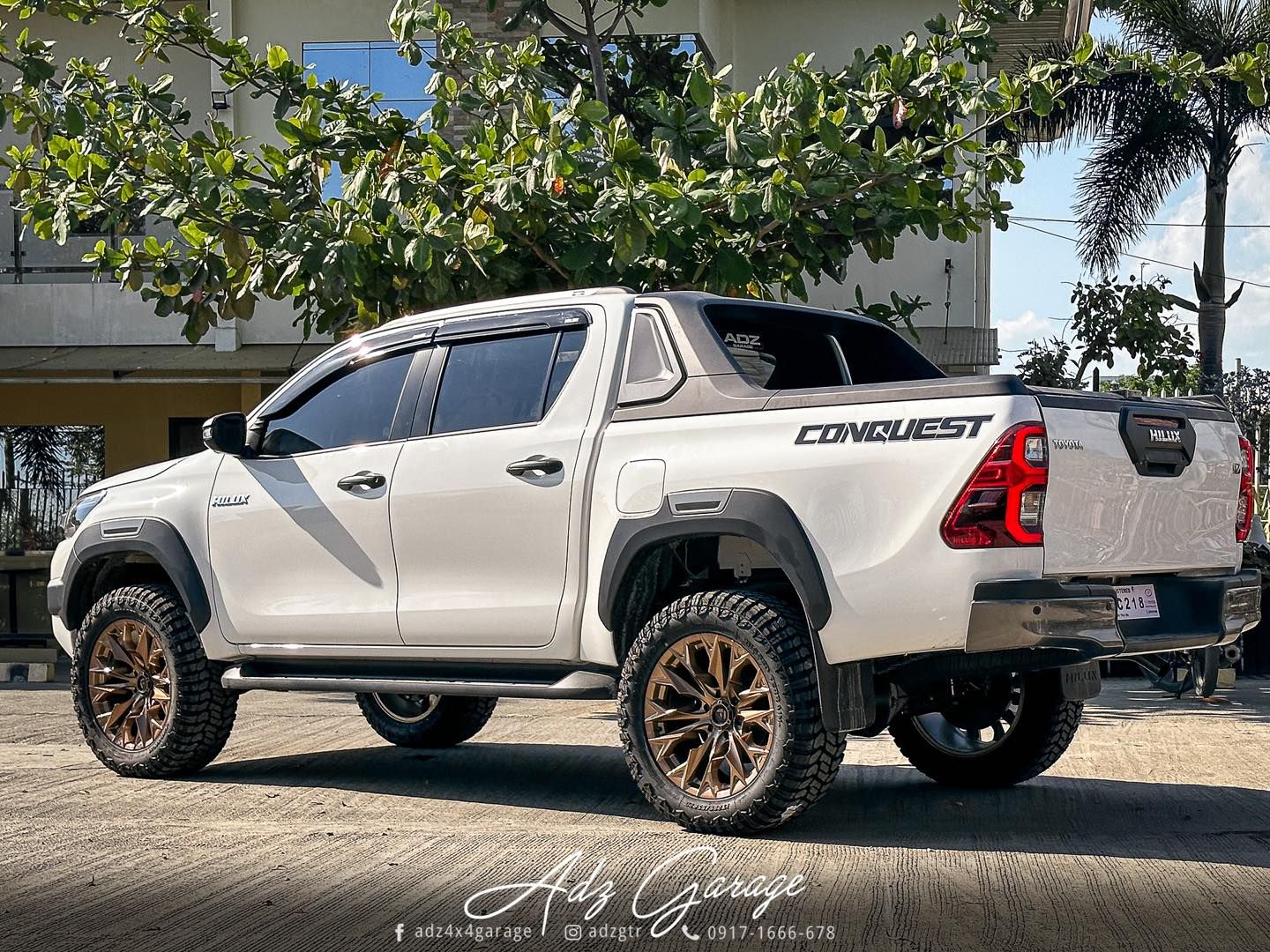 Toyota Hilux with 20×9-inch Fuel Off-Road Flame 6 D805