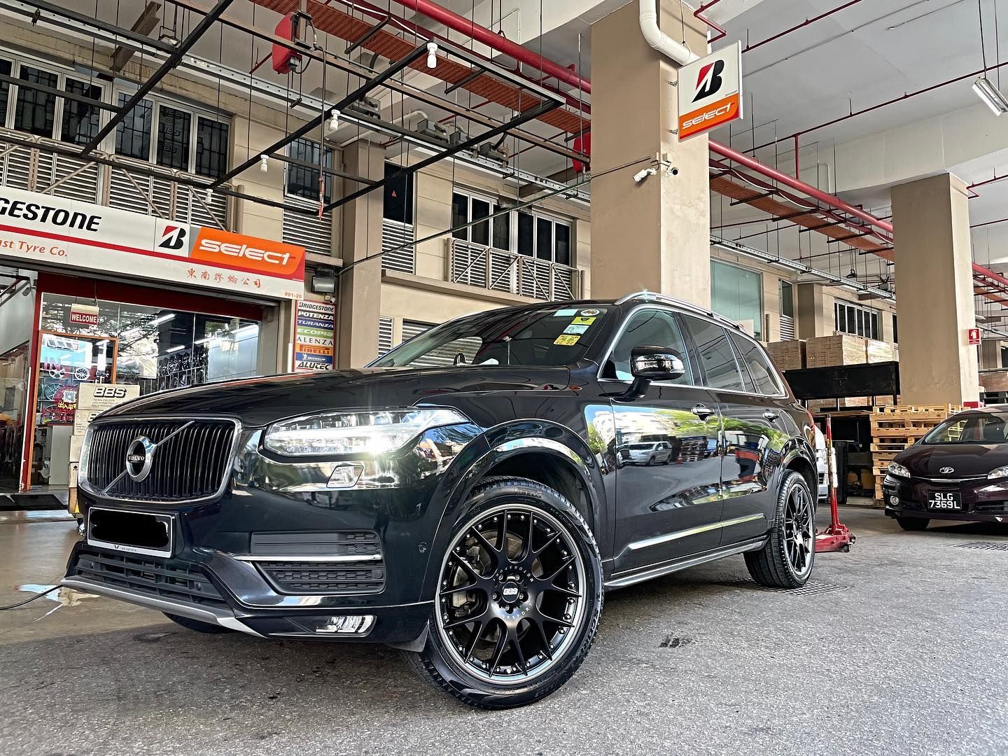 Volvo XC90 SPA with 21×9-inch BBS CH-R II