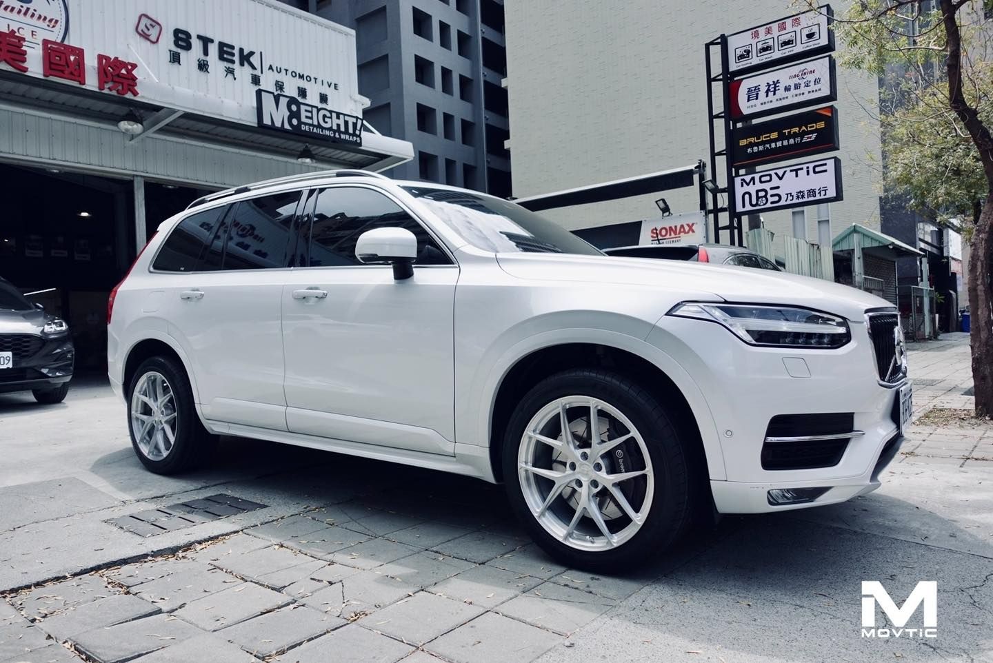 Volvo XC90 SPA with 20-inch BC Forged RZ21