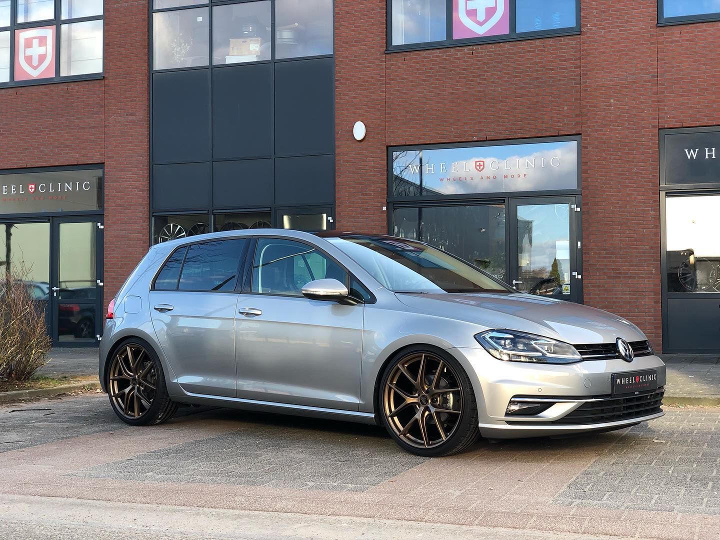 Volkswagen Golf Mk7 with 20×8.5-inch BBS CI-R