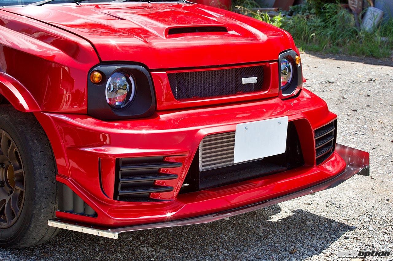 Modified Jimny at the circuit