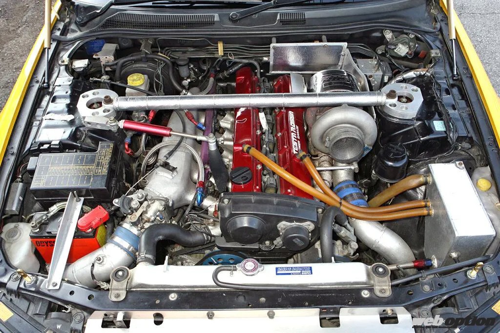 RB25 Engine with Custom Modifications