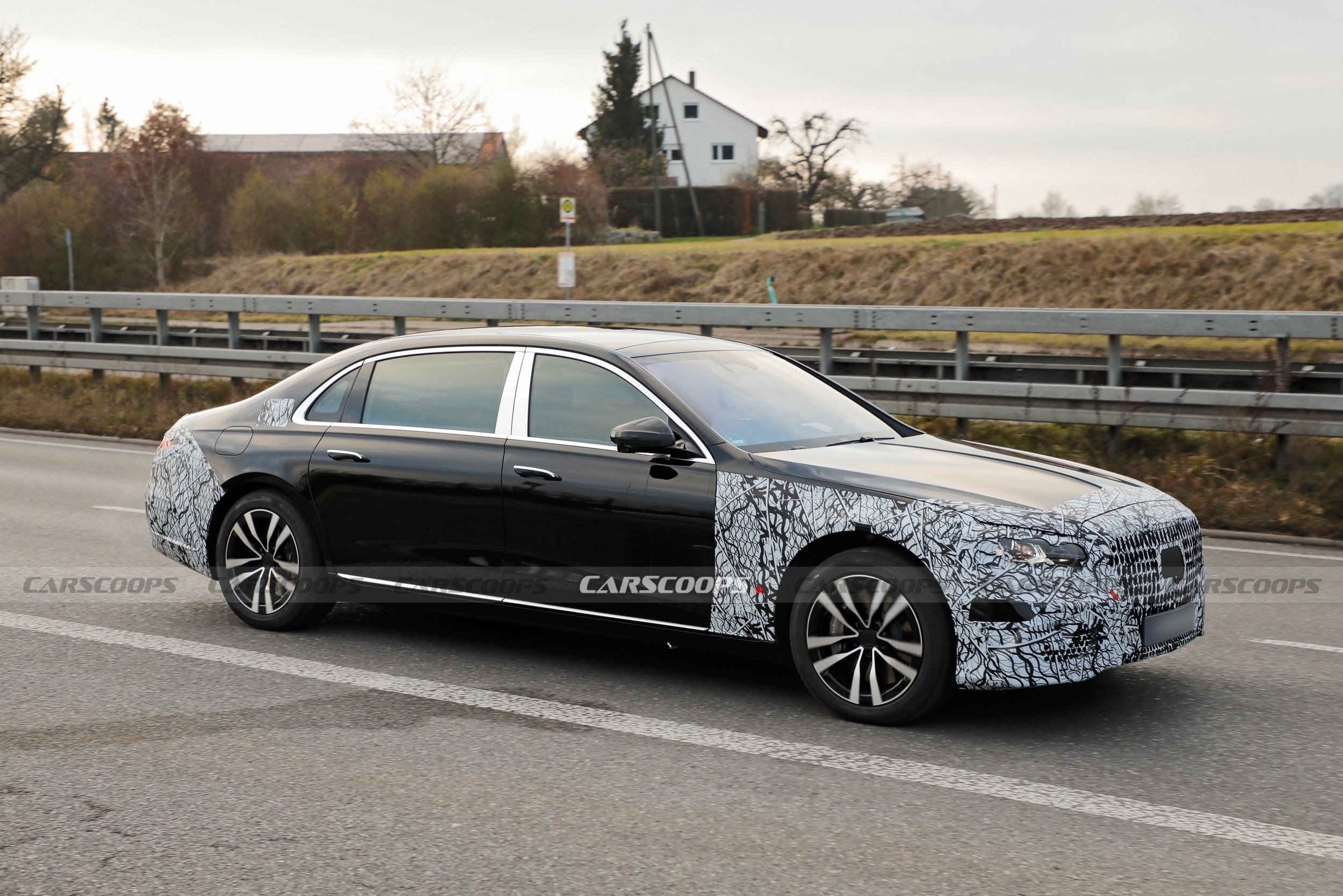 The classic luxury silhouette of the Maybach S-Class