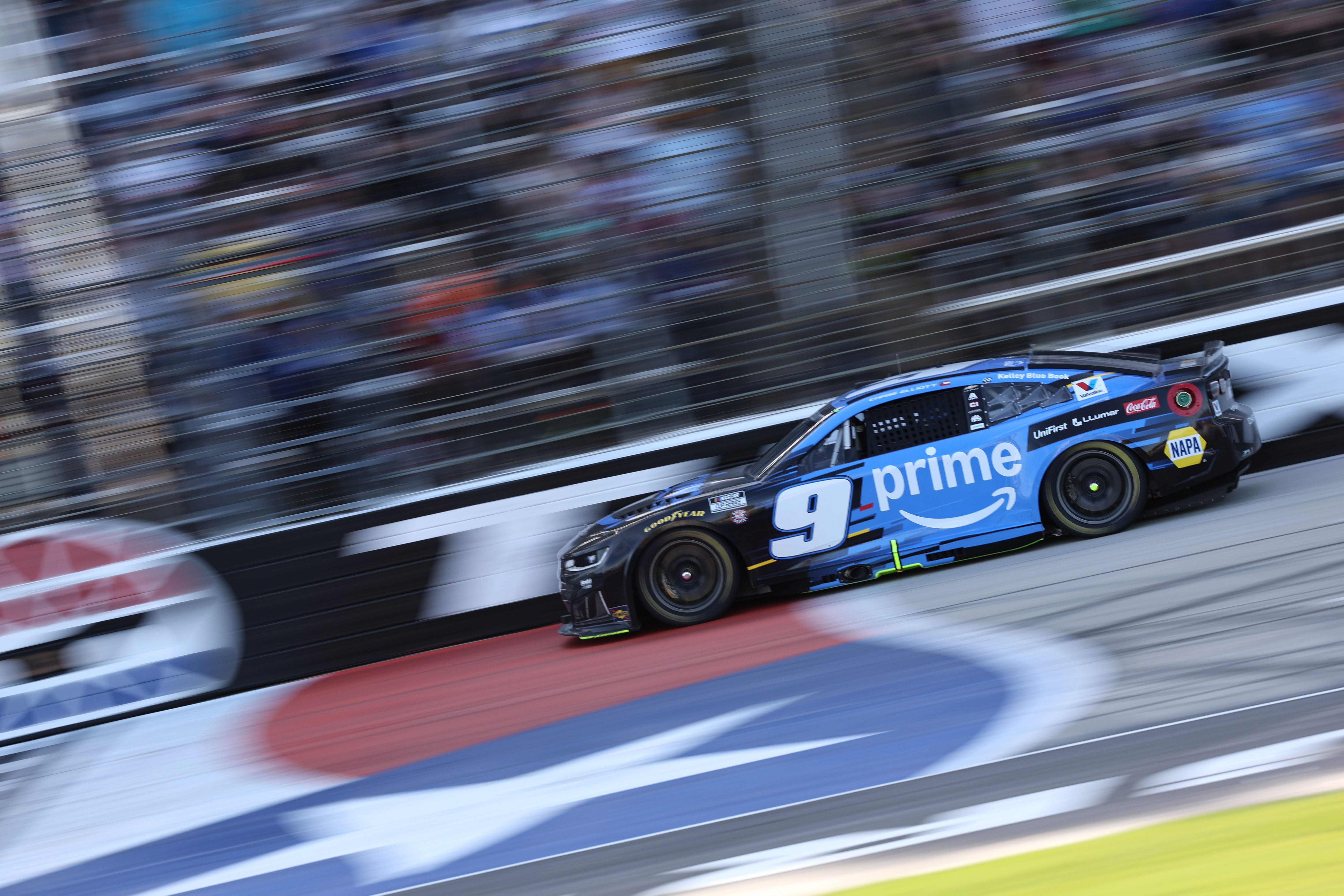 Chase Elliott Owns Denny Hamlin Again at Texas
