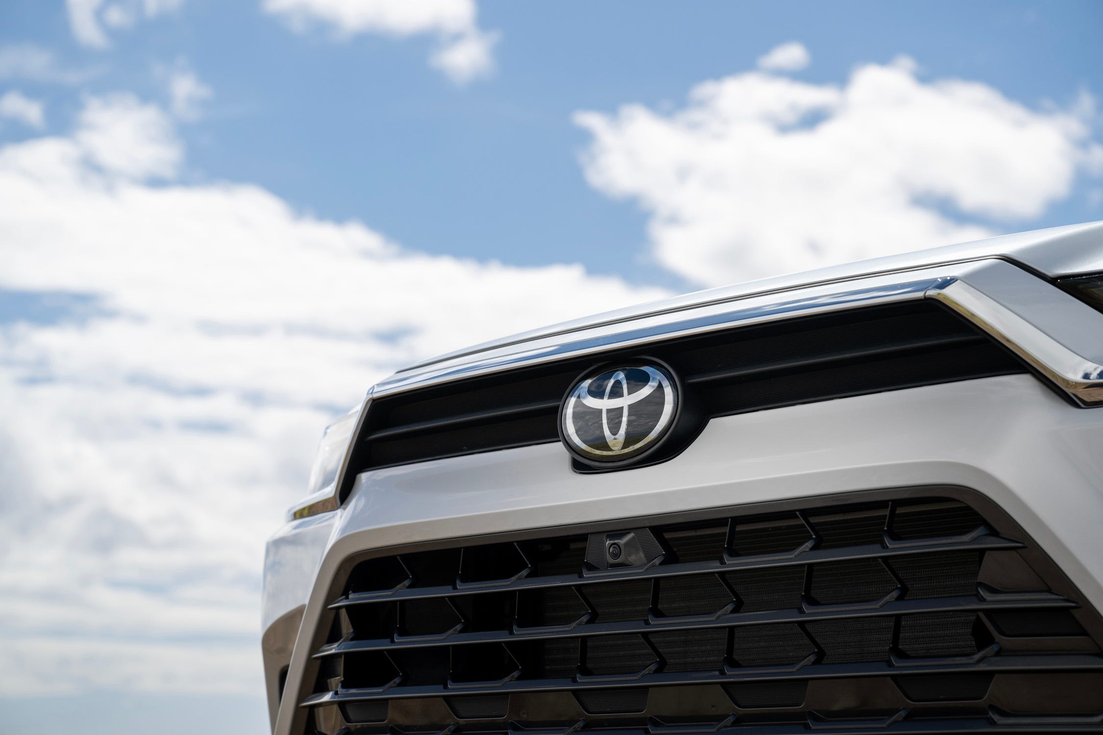 Toyota Wants Your Car to Photograph What You Stare At