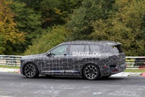 BMW X7 Leak: Power Doors, Rear Screens, No Split Gate