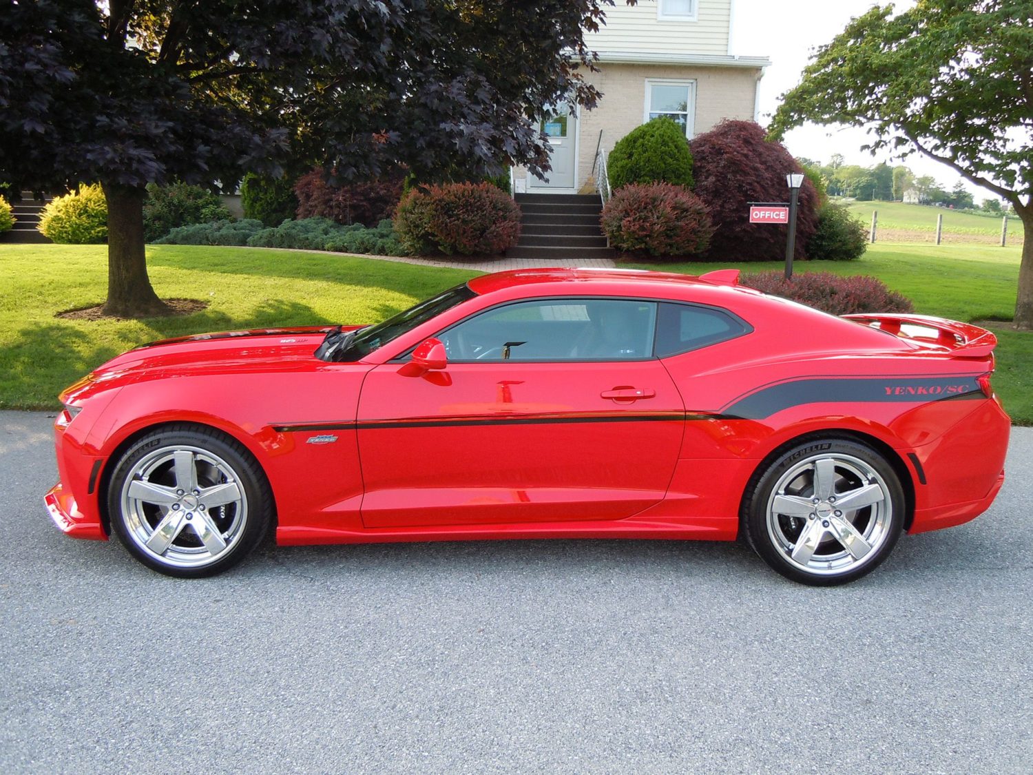 chevrolet-camaro-ss-6th-gen-red-forgeline-fu3c-wheel-front