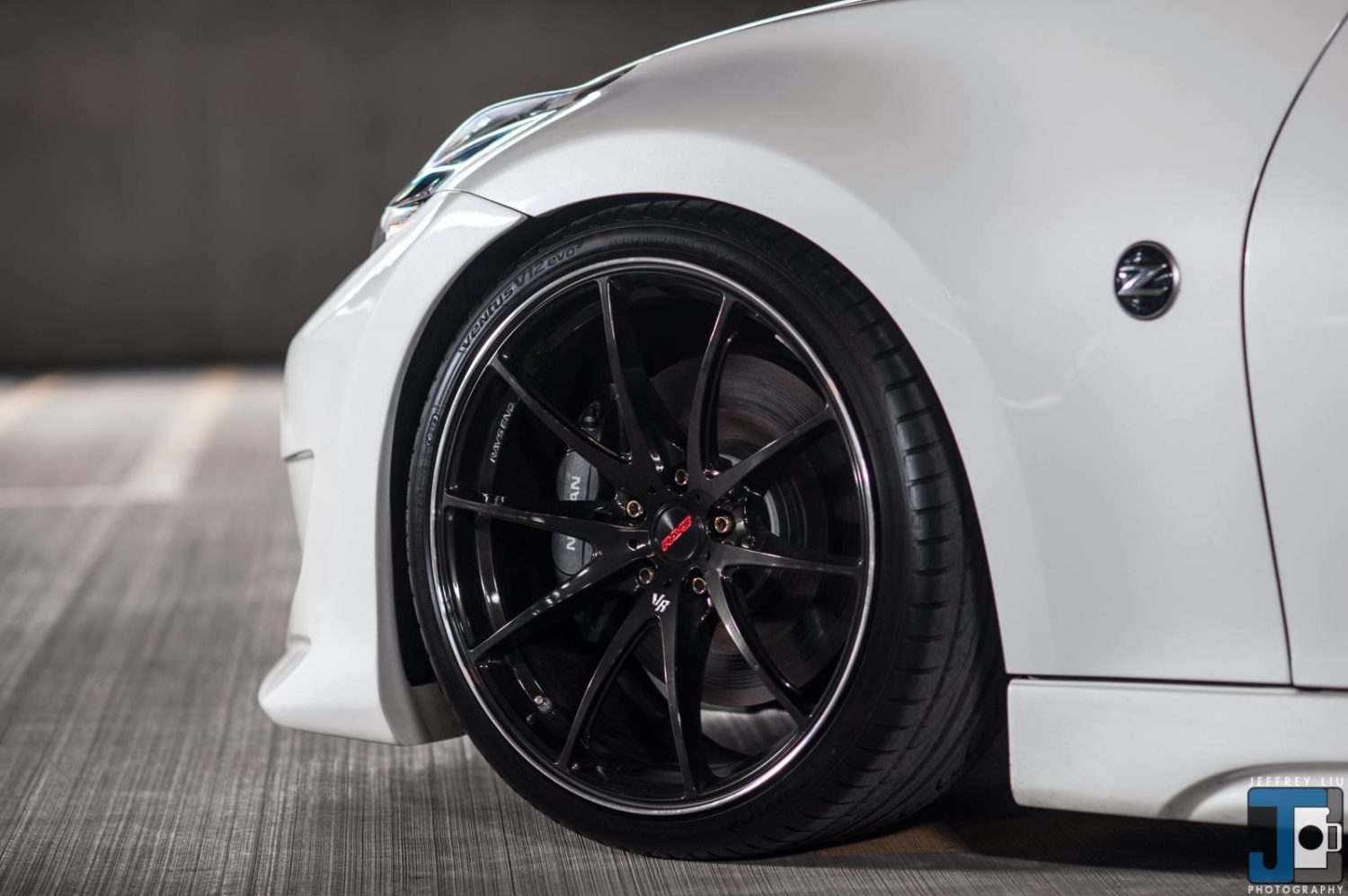 Nissan 370Z White Rays G25 | Wheel Front