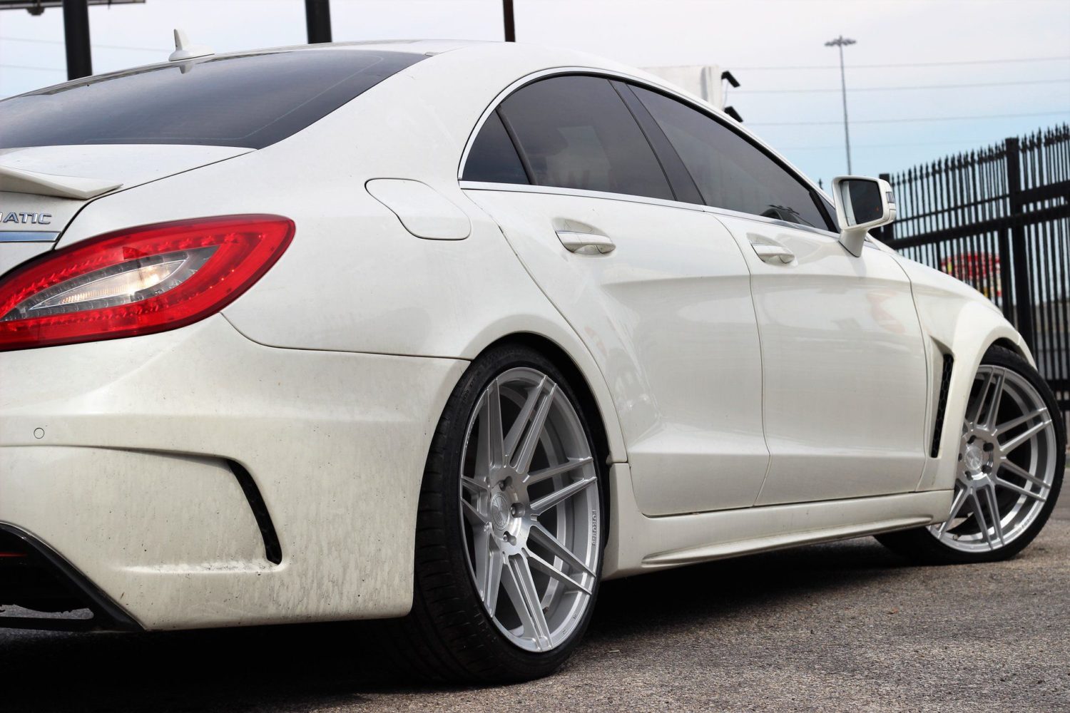 Mercedes-Benz CLS W218 White with Ferrada F8-FR6 Aftermarket Wheels ...