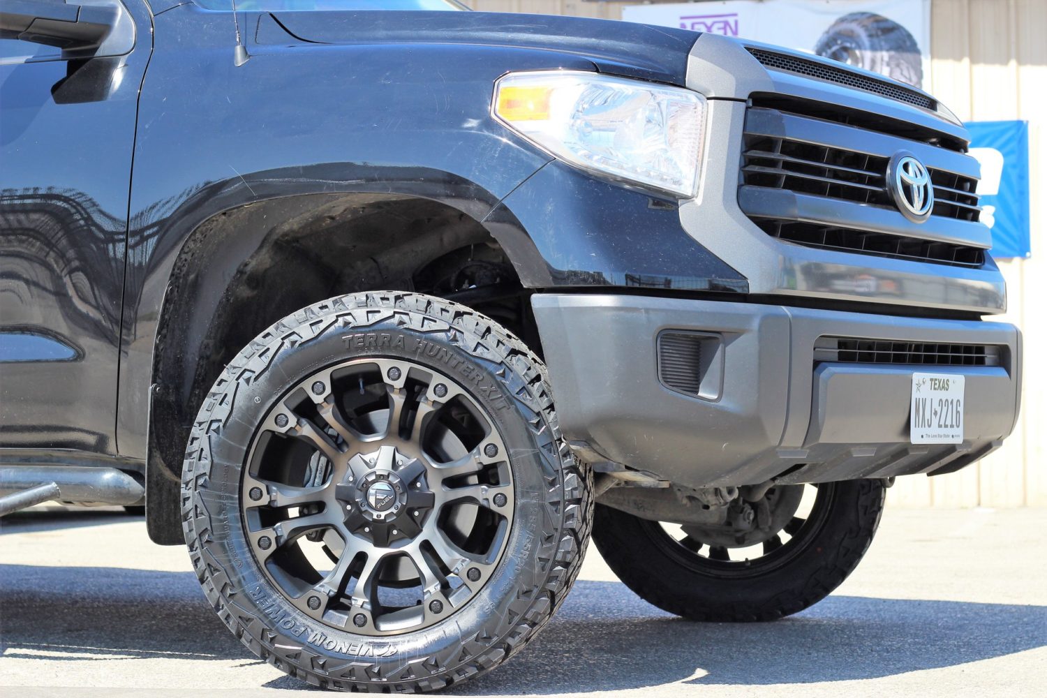 2016 Toyota Tundra Black Fuel Off-Road Vapor D569 Wheel | Wheel Front