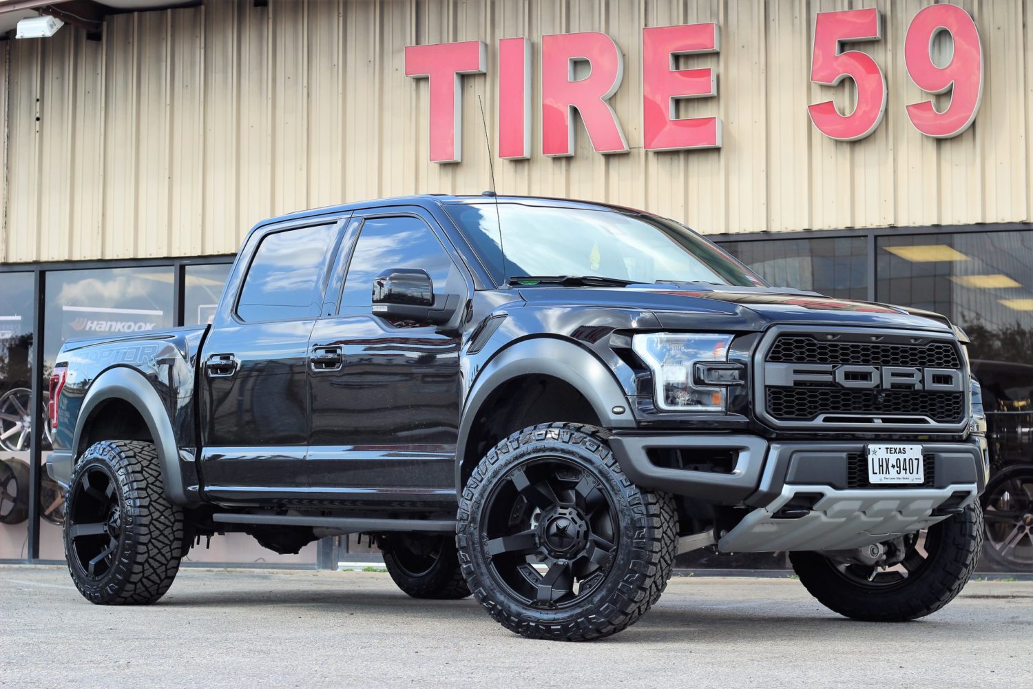 2018 Ford F-150 Raptor Black KMC XD811 Rockstar II Wheel | Wheel Front