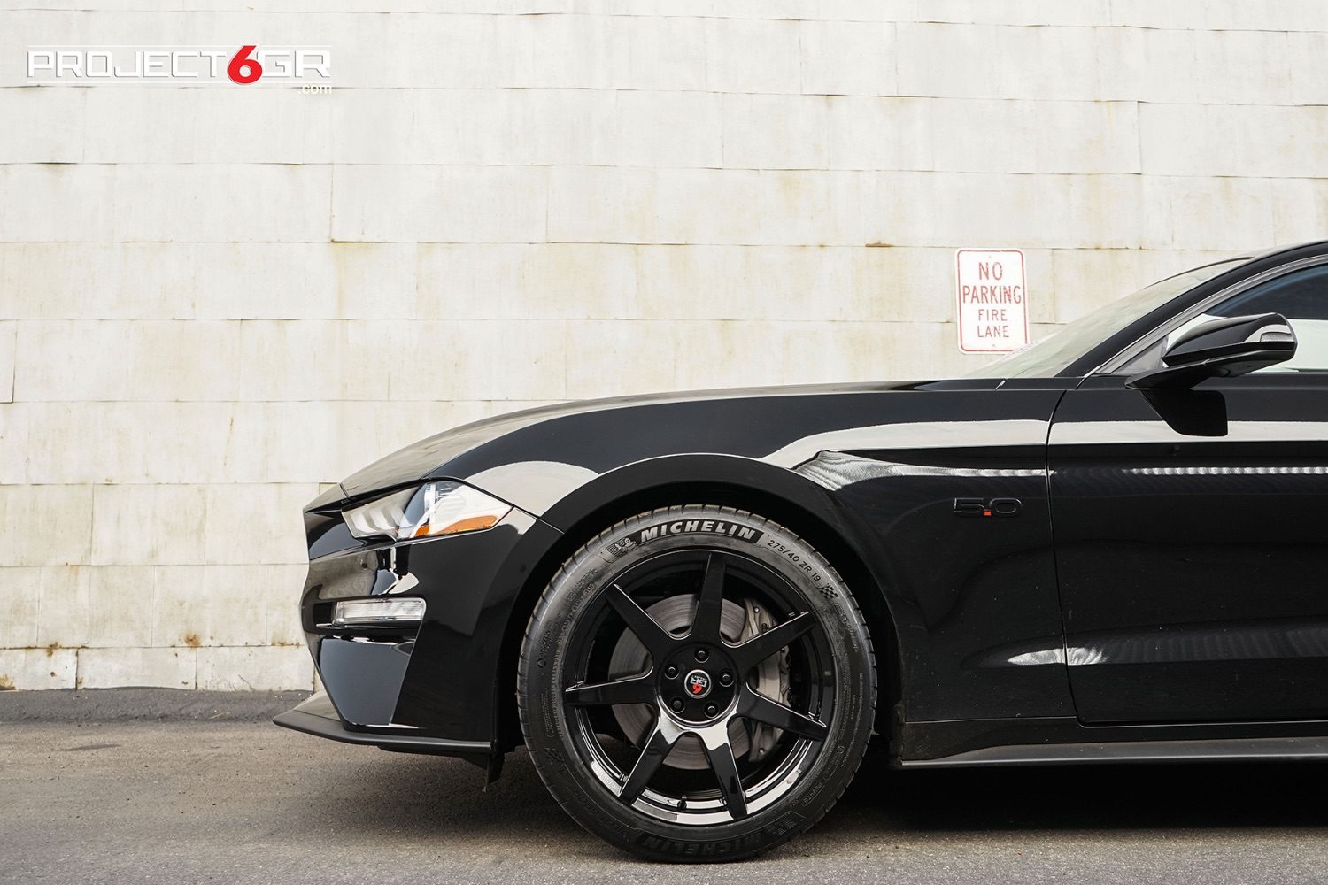 2018-ford-mustang-gt-black-project-7-spoke-gloss-black-03