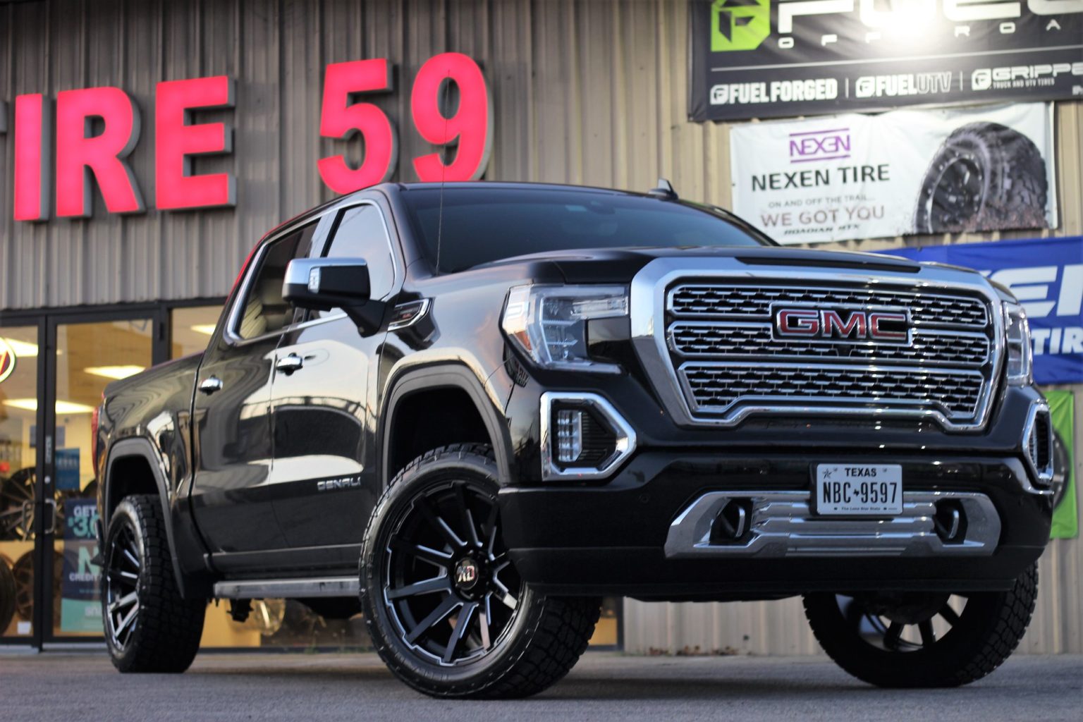 2020 GMC Sierra Denali Black KMC XD847 Outbreak Wheel | Wheel Front