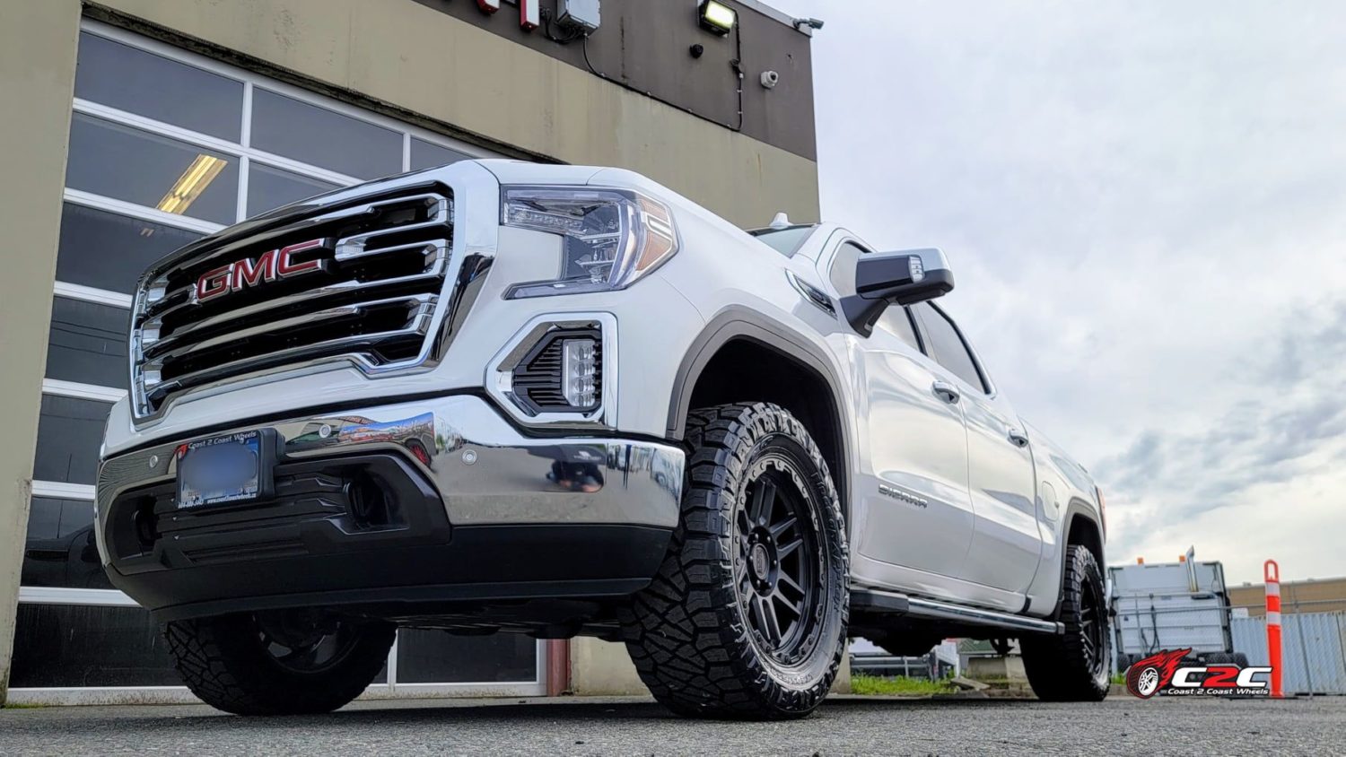 Apache Rims 2020 GMC Sierra 1500 White Black Rhino Apache | Wheel Front