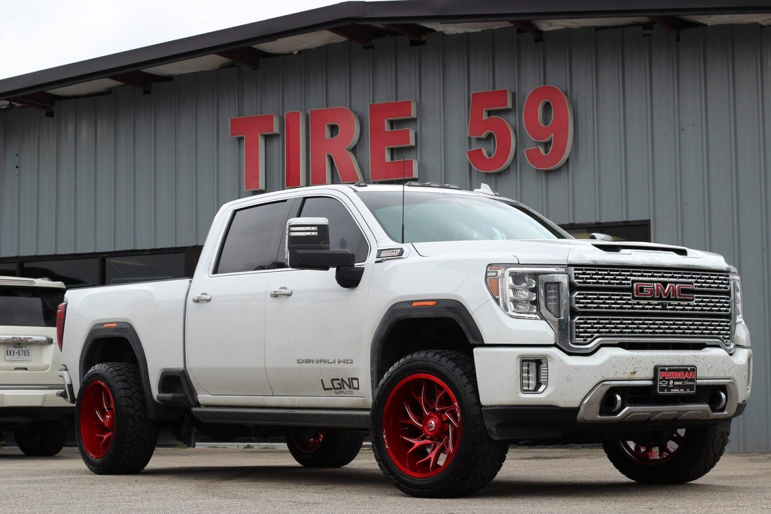 GMC Sierra White Fuel Off-Road Runner D742 Wheel | Wheel Front