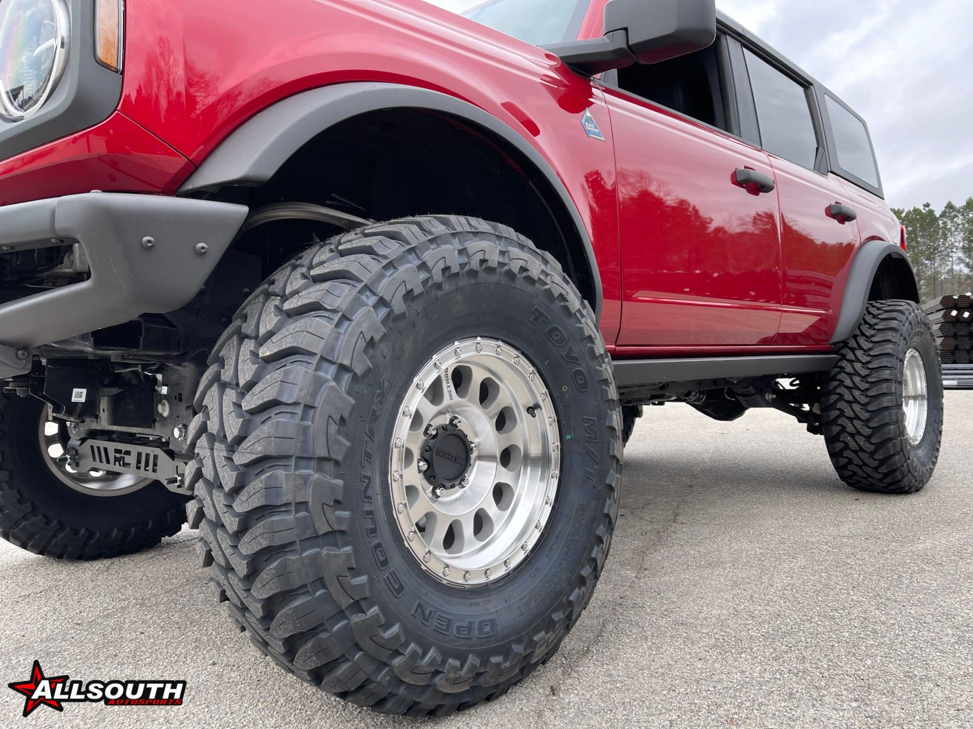 Ford Bronco Red Method 315 | Wheel Front