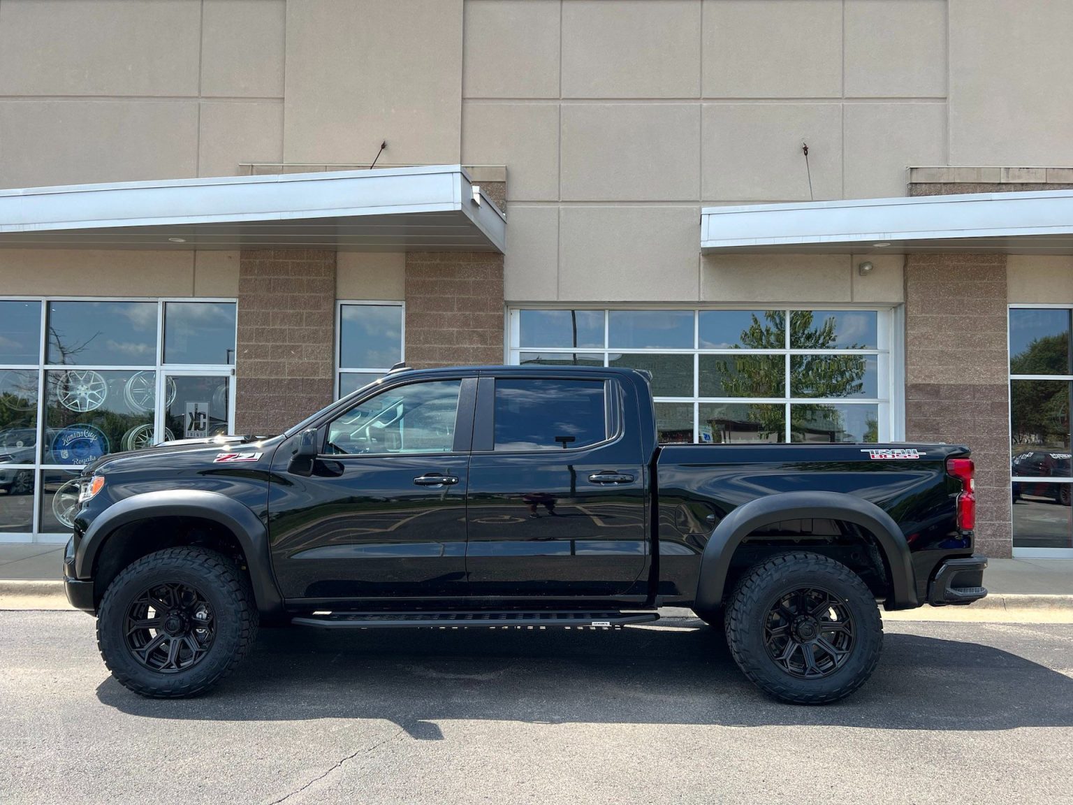 2022 Chevrolet Silverado Black Fuel Off-Road Siege D706 Wheel | Wheel Front