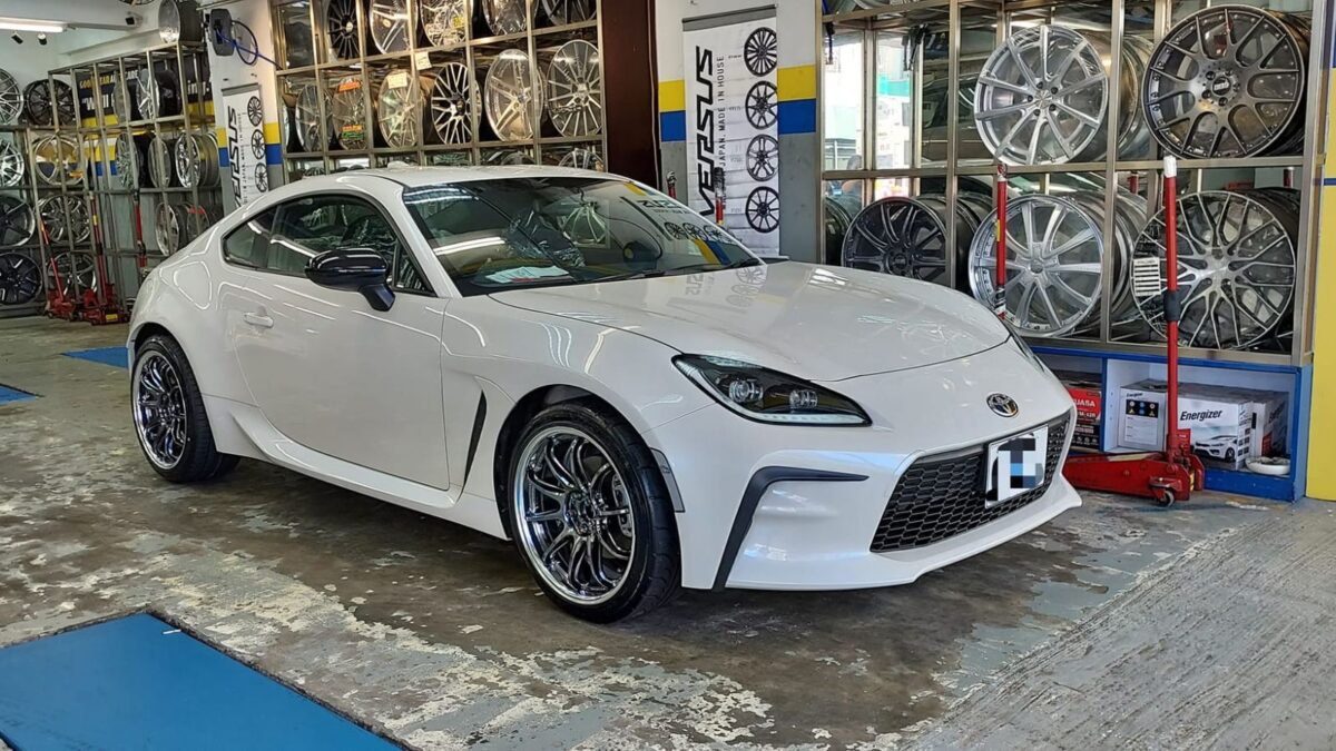 Toyota GR86 ZN8/ZD8 White Work Emotion ZR10 | Wheel Front