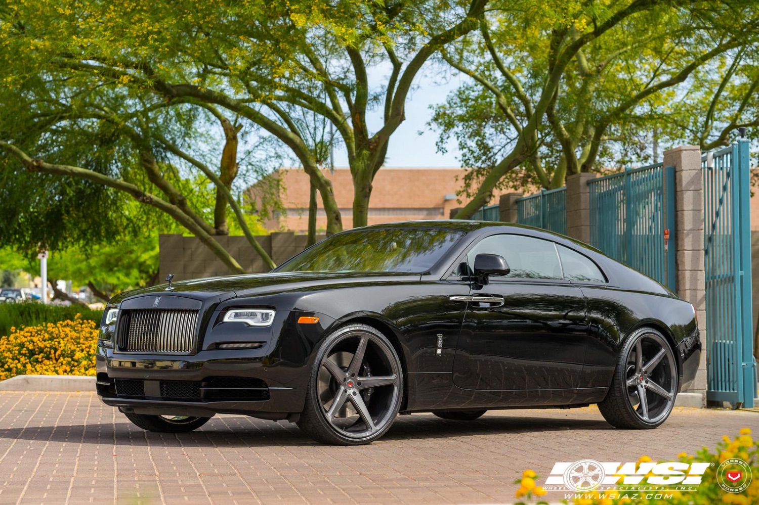 Диски роллс. Rolls Royce Wraith Vossen. Rolls Royce Wraith диски. Rolls Royce Wraith диски r21. Rolls-Royce Wraith колесо.