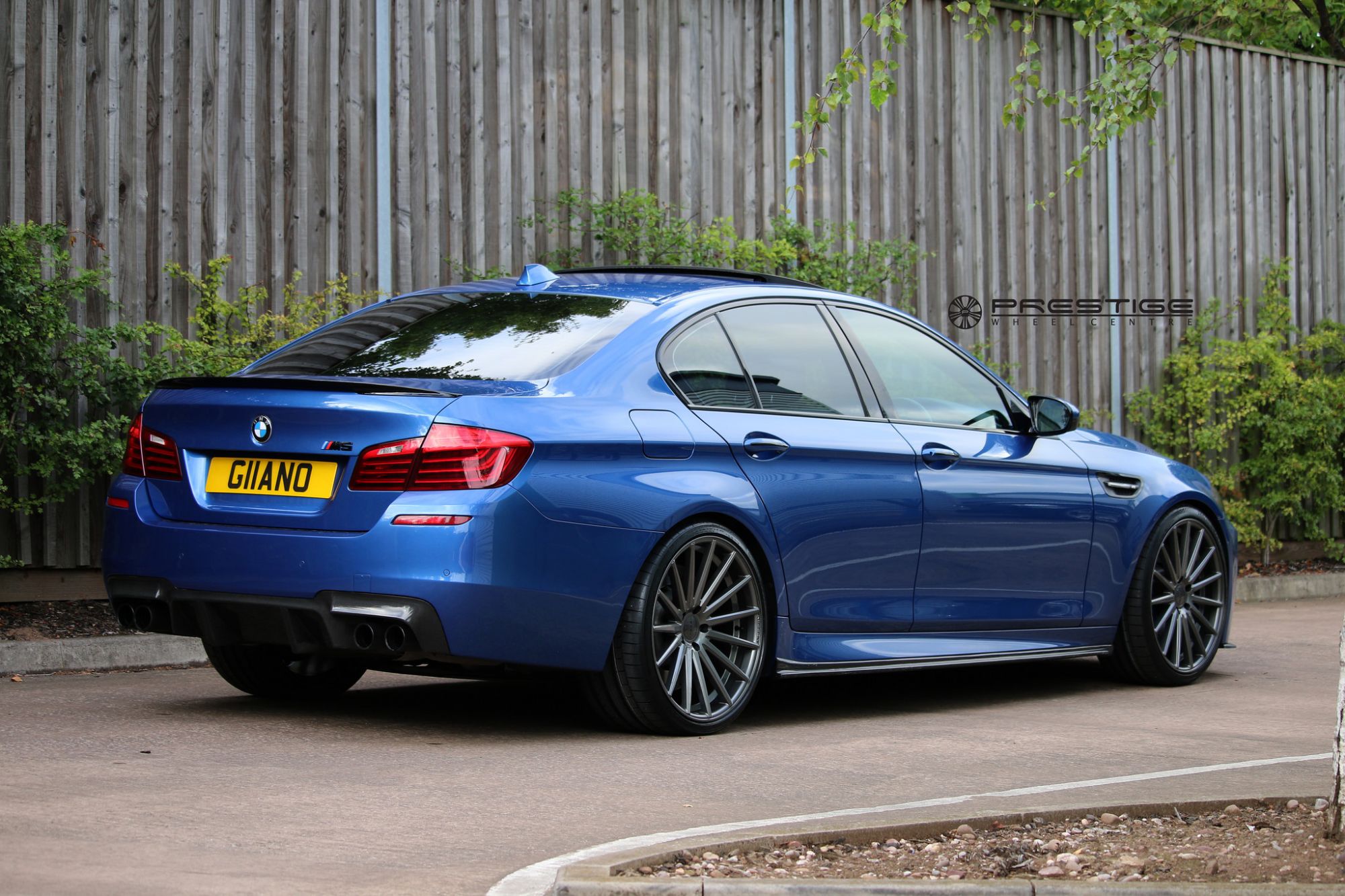 М5 форум. BMW m5 f11. BMW m5 f10 Blue. BMW 5 f10 r21. BMW m5 f10 r21.