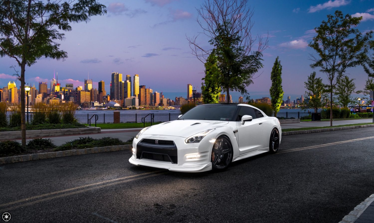 Nissan GT-R R35 White Incurve LP-5 | Wheel Front