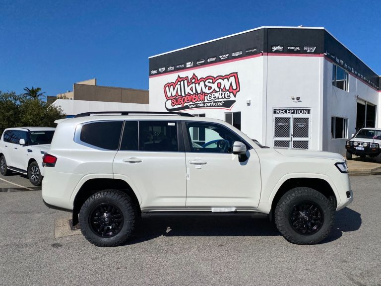 Toyota LandCruiser 300 Series White Fuel Off-Road Sledge D596 | Wheel Front
