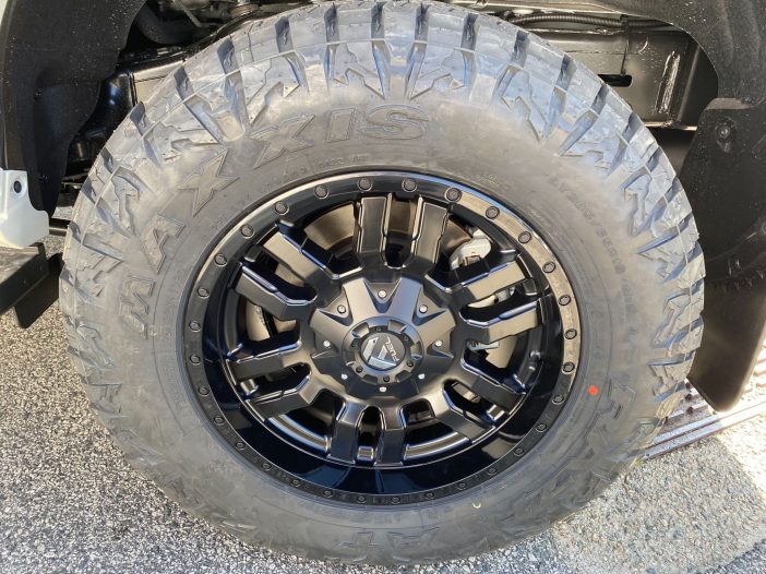 Toyota LandCruiser 300 Series White Fuel Off-Road Sledge D596 | Wheel Front