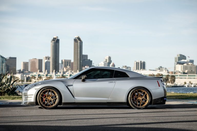 Nissan GT-R R35 Silver Rohana RFX11 | Wheel Front