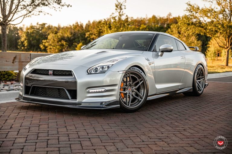 Nissan GT-R R35 Silver Vossen M-X1 3-Piece Wheel | Wheel Front