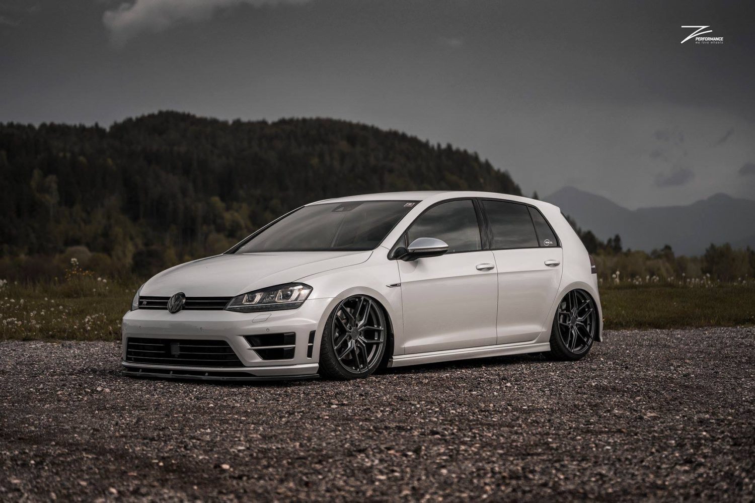 Volkswagen Golf R 7 White Z Performance ZP2.1 Wheel | Wheel Front