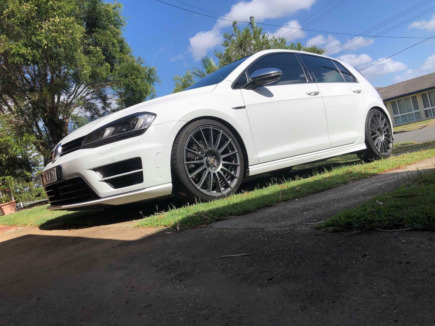 Volkswagen Golf R 7 White OZ Superturismo LM Wheel | Wheel Front