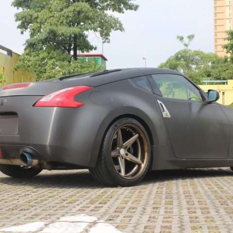 Nissan 370Z Black Vossen VWS-3 Wheel Front