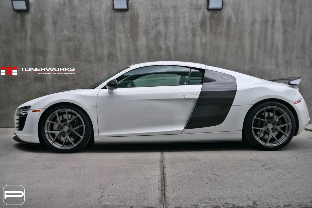 AUDIR8PURFL04LUMIEREGREY2